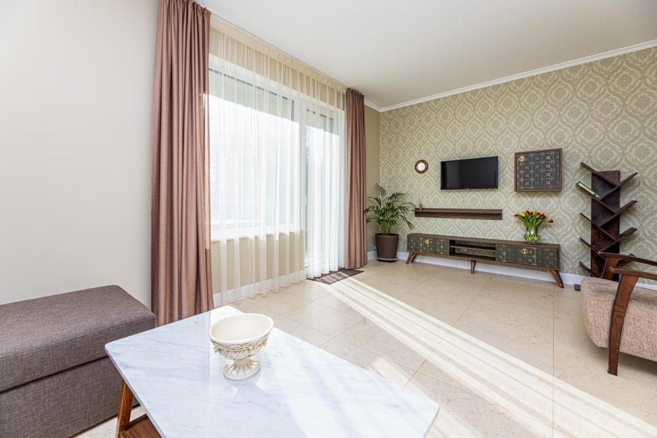 Sakura_Inn Palanga Buitenkant foto