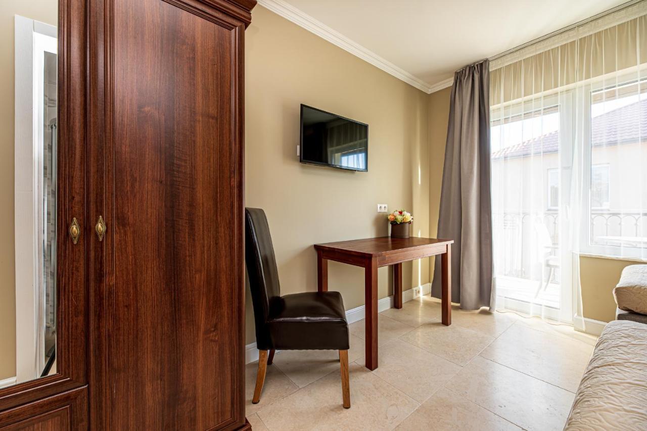 Sakura_Inn Palanga Buitenkant foto