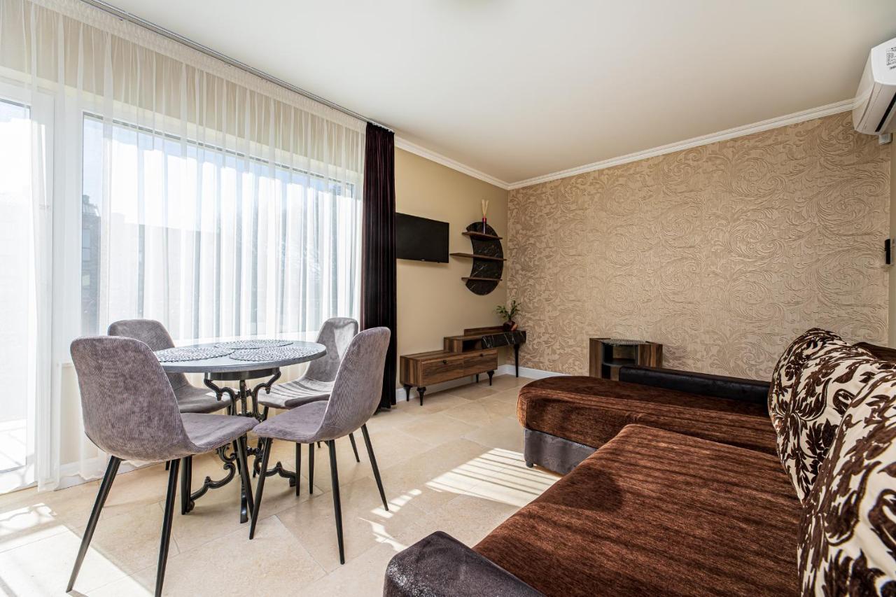 Sakura_Inn Palanga Buitenkant foto