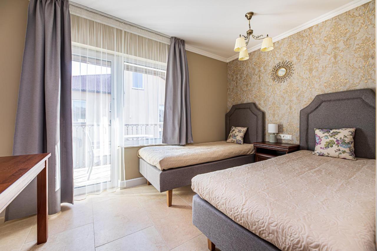 Sakura_Inn Palanga Buitenkant foto