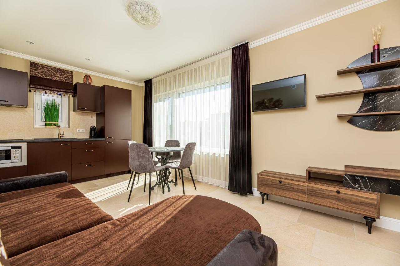 Sakura_Inn Palanga Buitenkant foto