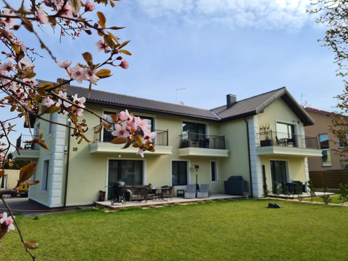 Sakura_Inn Palanga Buitenkant foto