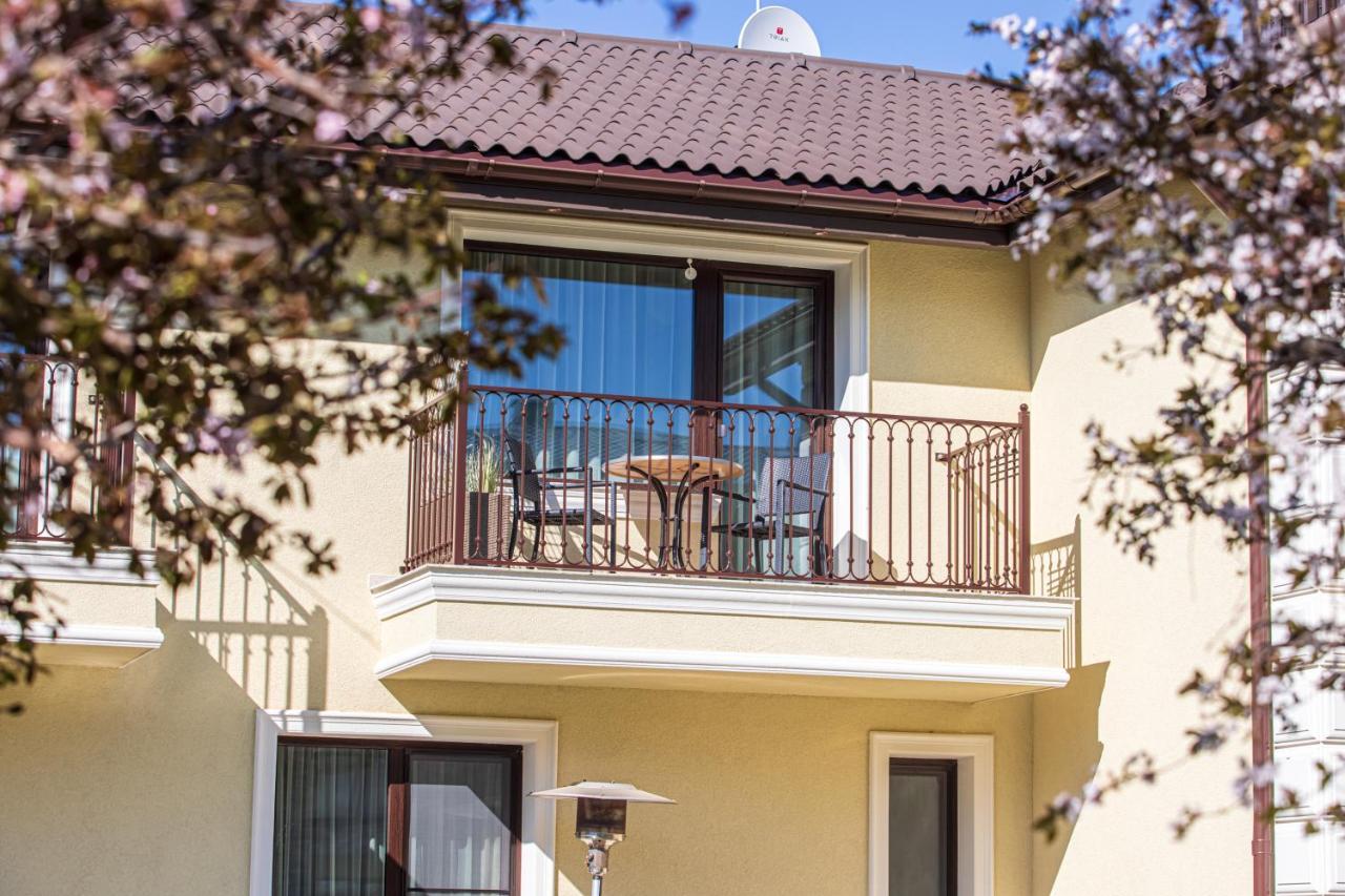Sakura_Inn Palanga Buitenkant foto