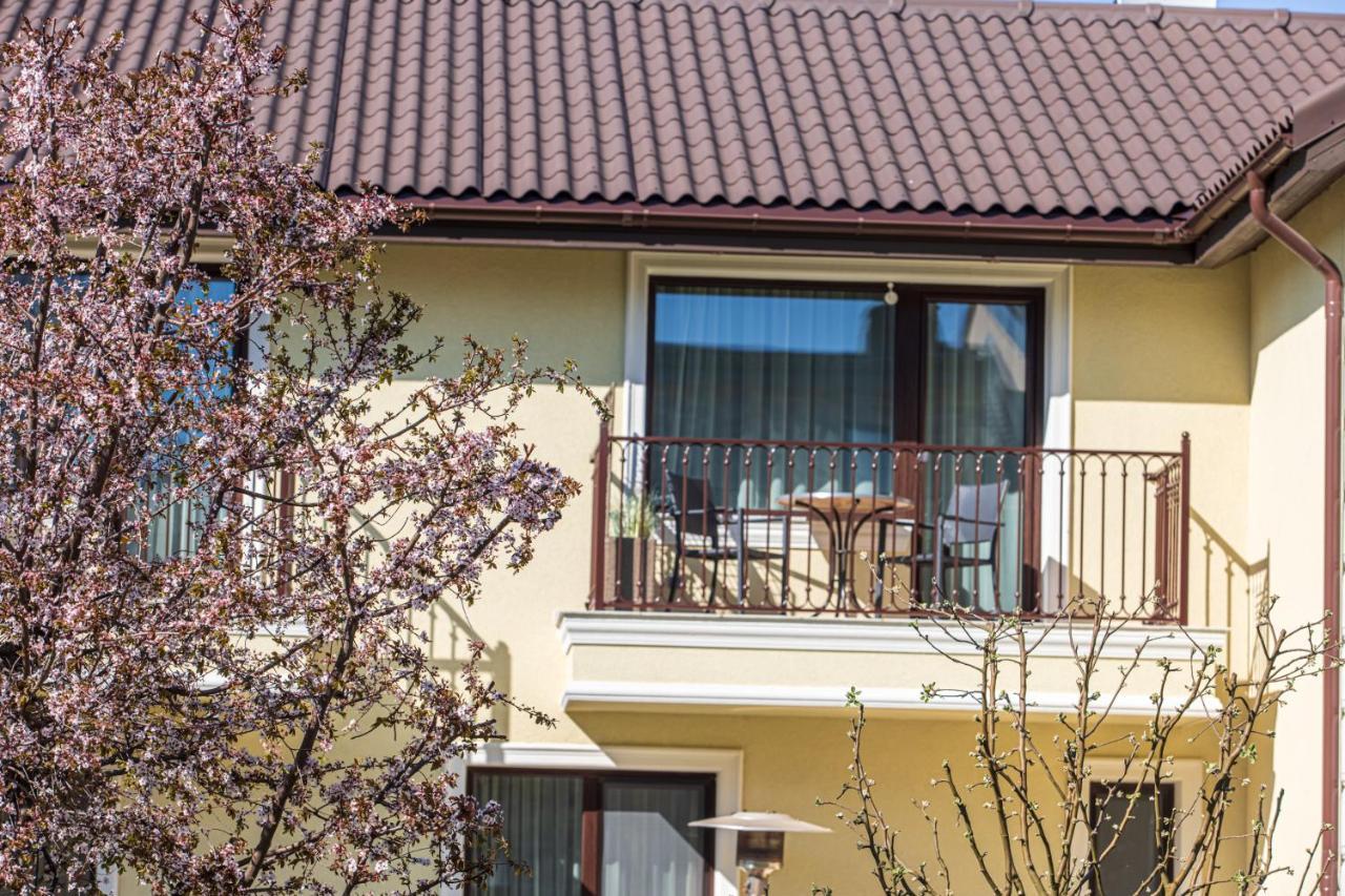 Sakura_Inn Palanga Buitenkant foto